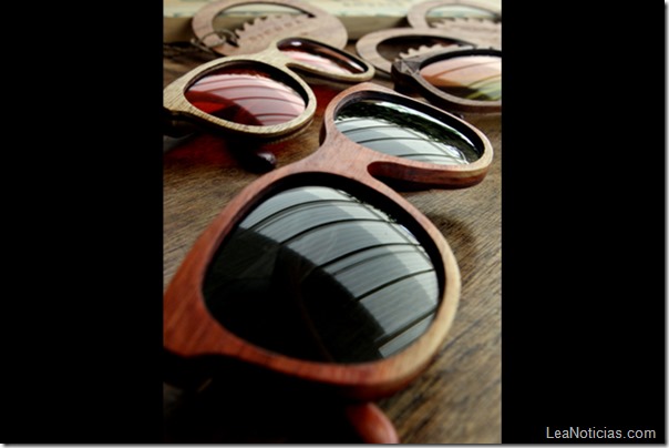 lentes de madera negro