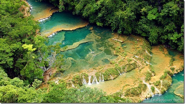 Cañón-de-las-piscinas-turquesas-Guatemala