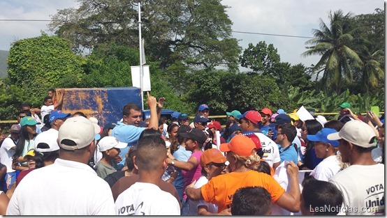 Visita de Marcos Figueroa a Las Viviendas de Putucual _ Sotillo_ 02