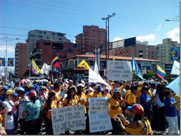 gente-protestando-en-lecheria