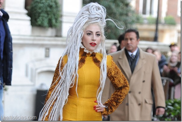 114774-el-look-rastafari-de-lady-gaga