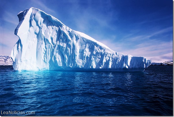 Antartica-iceberg