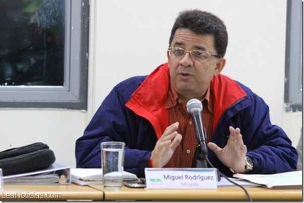 MIGUEL RODRÍGUEZ MINISTRO DEL AMBIENTE (1)