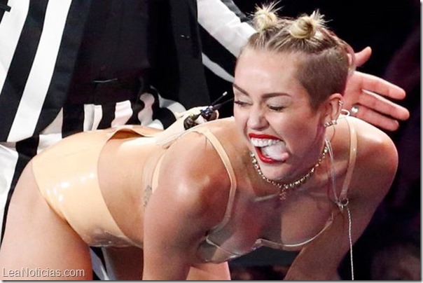 Miley-Cyrus-Tongue
