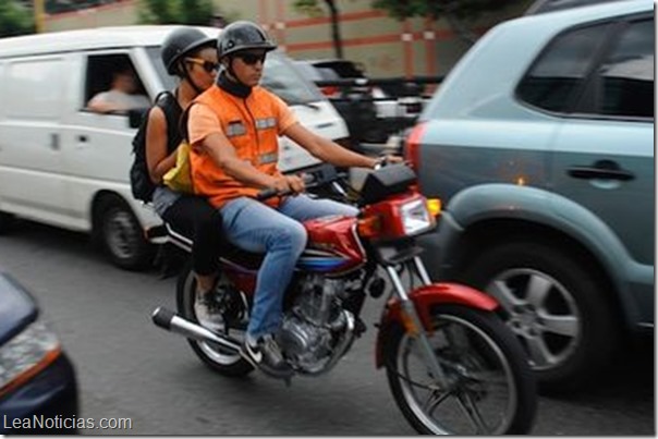 Seguidores-manifestan-descontento-motorizados_NACIMA20131210_0018_6