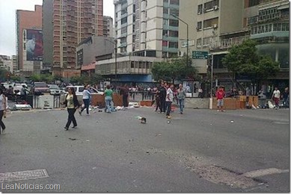 Barricada-Chacao-lunes-febrero-darlinyantony_NACIMA20140224_0004_6