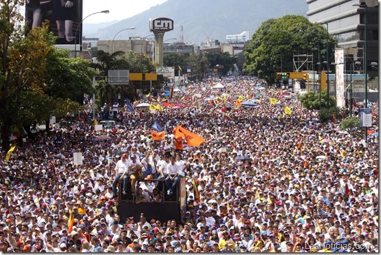 Capriles pidio crear movimiento social y dijo que maduro era un error en la historia_ (13)