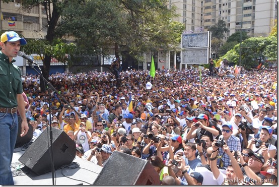Capriles pidio crear movimiento social y dijo que maduro era un error en la historia_ (16)