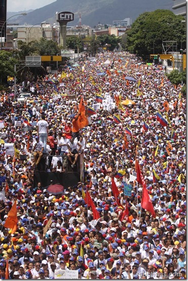 Capriles pidio crear movimiento social y dijo que maduro era un error en la historia_ (8)