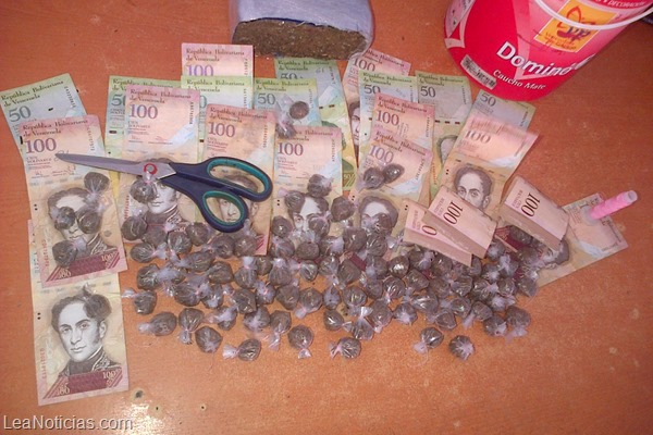 FOTO 1- Mercancía ilícita decomisada a presunto distribuidor de drogas en Coche