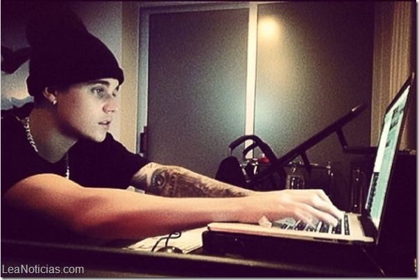 justin trabajando