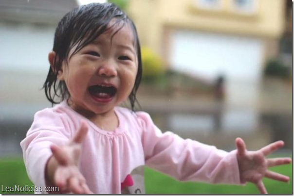 niña lluvia