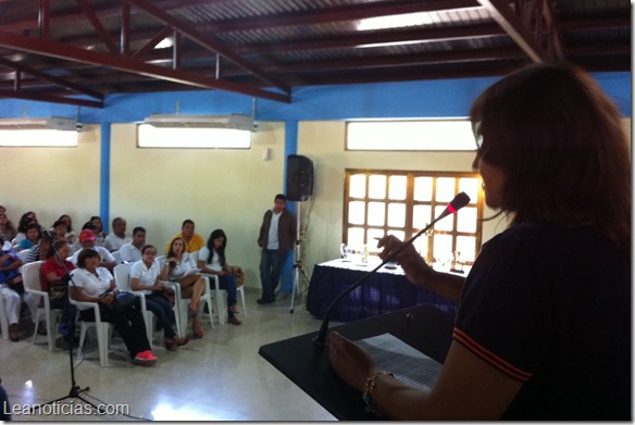 FOTO 2.- IRMA RODRIGUEZ, PRESIDENTA DE CAGENE PRESENTÓ INFORME ANUAL ANTE LOS ASOCIADOS