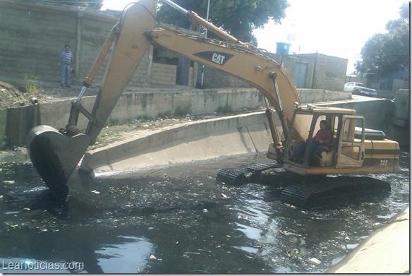 Limpieza canal Barrio Corea 1