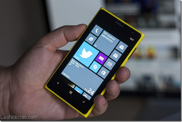 Nokia-Lumia-1020_03-960x623