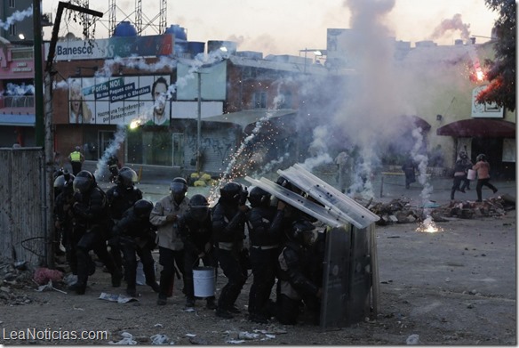 policiasdisparanprotestas-861x600