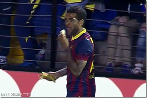 Dani-Alves-Eats-Banana