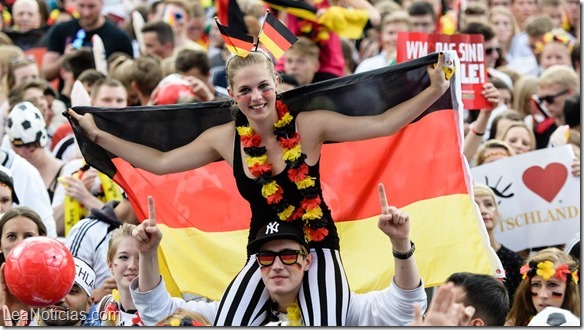 FBL-WC-2014-FANS-GER