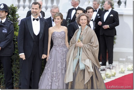 LLEGADAS A LA CENA DE GALA PREVIA A LA BODA DE KETE Y GUILLERMO