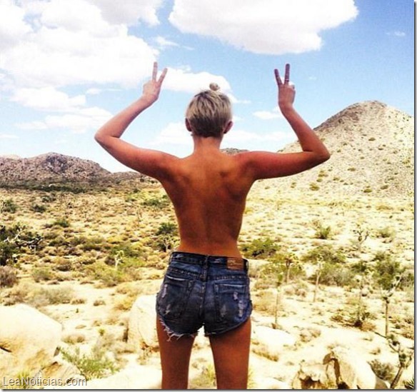 miley-cyrus-sin-camiseta-en-instagram