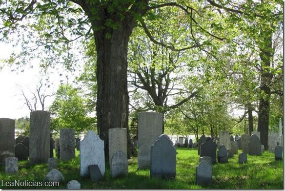 Old-North-Cemetery-Portsmouth--644x362