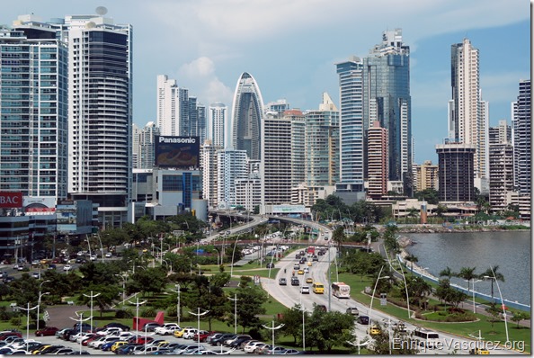 Avenida Balboa and Cinta Costanera