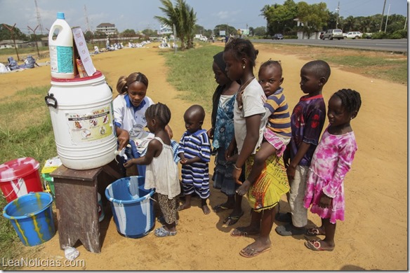 El-ebola-ha-dejado-a-al-menos-3.700-ninos-huerfanos-en-Africa-Occidental