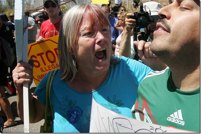 murrieta_protests_ap_328