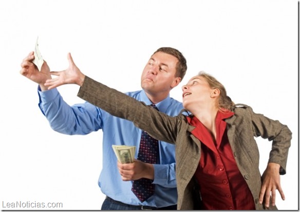 evitar-peleas-pareja-dinero-3