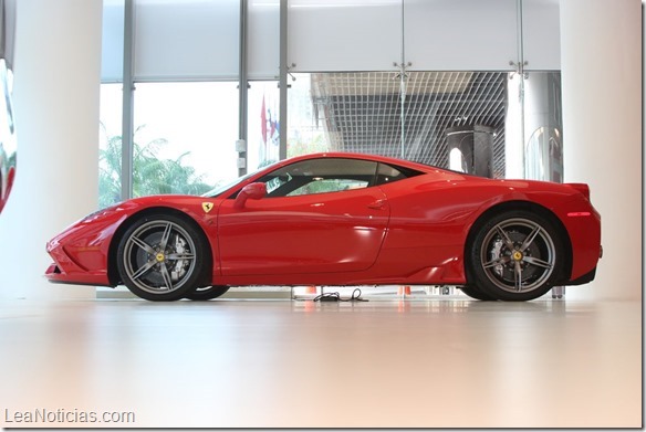 Ferrari-458-Speciale-Lujo-Panama-