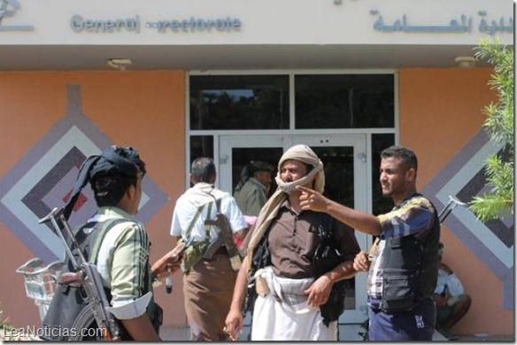 ataque aeropuerto yemen