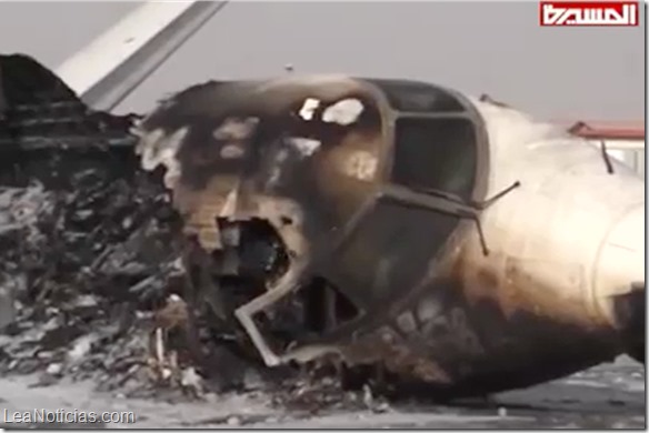 Bombardean el aeropuerto de Yemen