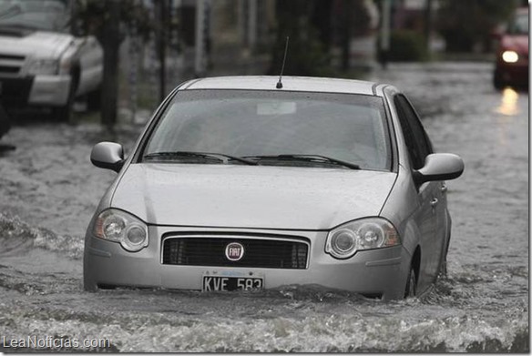 Fuerte lluvia en Buenos Aires no deja víctimas