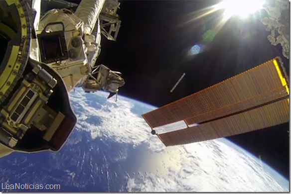 Usan cámara GoPro para grabar un paseo espacial