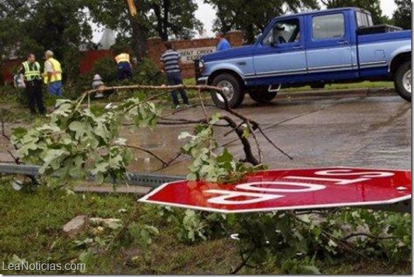 26 heridos e importantes daños materiales dejó tormenta en Texas