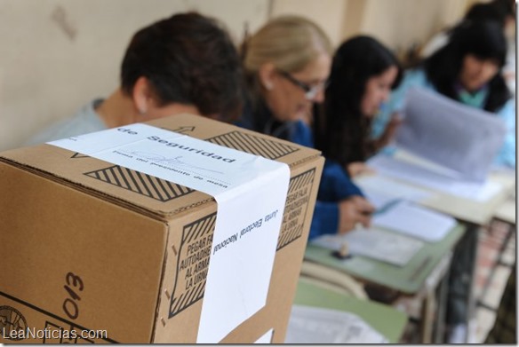 Argentina formaliza llamado a elecciones nacionales