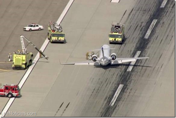 Avión aterrizó de emergencia en el aeropuerto de Los Ángeles