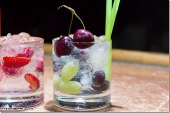 Deleita a tus invitados con un exquisito mojito de uvas