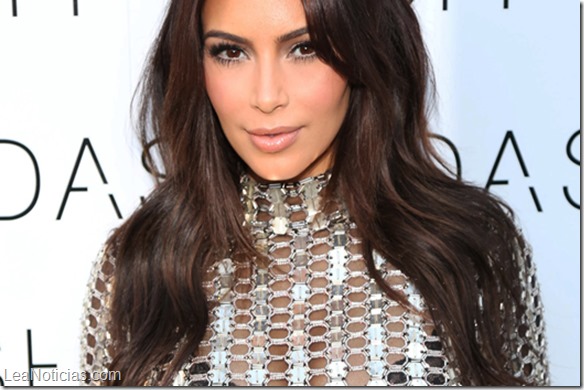 Kim Kardashian presenta colección para el Día de los Novios
