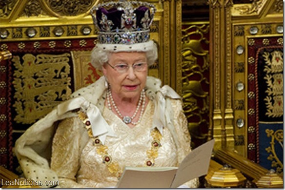 La reina presenta en el parlamento el programa de gobierno de Cameron