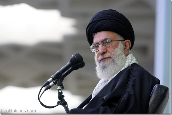 Líder supremo iraní amenaza con impedir inspección nuclear