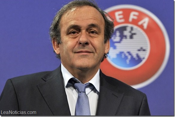 Michel Platini le exigió la renuncia a Blatter