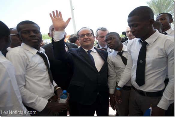 Presidente de Francia visita Haití