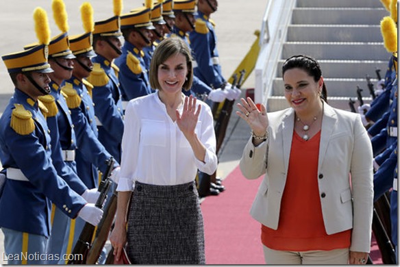 Reina de España llega a Honduras para ver proyectos de cooperación