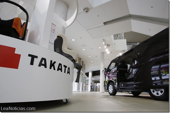 Takata reconoce defecto en airbags y revisará 33 millones de autos