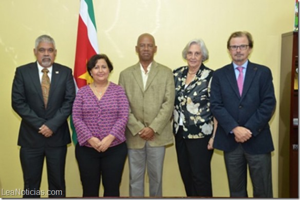 Tibisay Lucena encabeza la misión electoral de Unasur para los comicios de Surinam