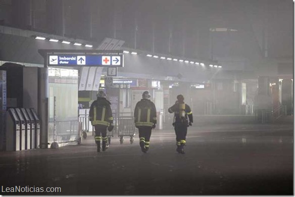 Un incendio paraliza al aeropuerto Fiumicino de Roma