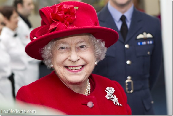 Buckingham anunció que Isabel II se somete a una prueba médica de rutina