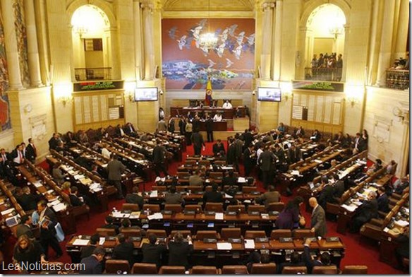 Colombia aprueba eliminación de reelección presidencial