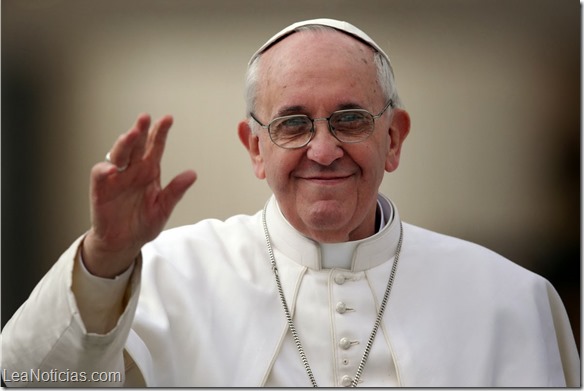 Papa critica la economía y política que no reconoce el valor de la familia